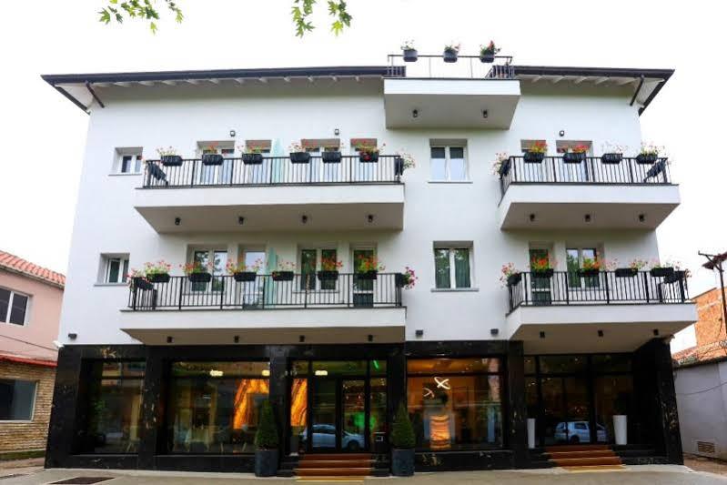 Emerald Boutique Hotel Tirana Exterior photo